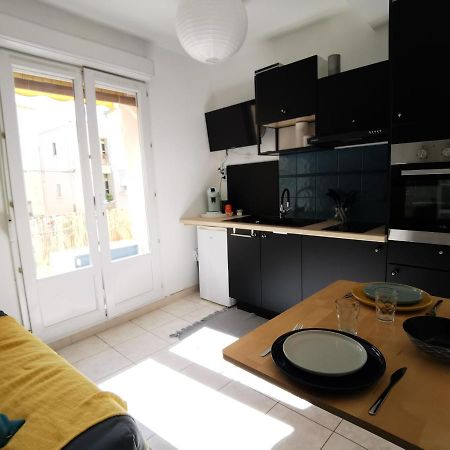 Meze, Charmant Petit Studio Proche Port 外观 照片