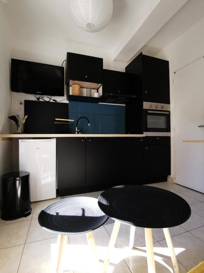 Meze, Charmant Petit Studio Proche Port 外观 照片