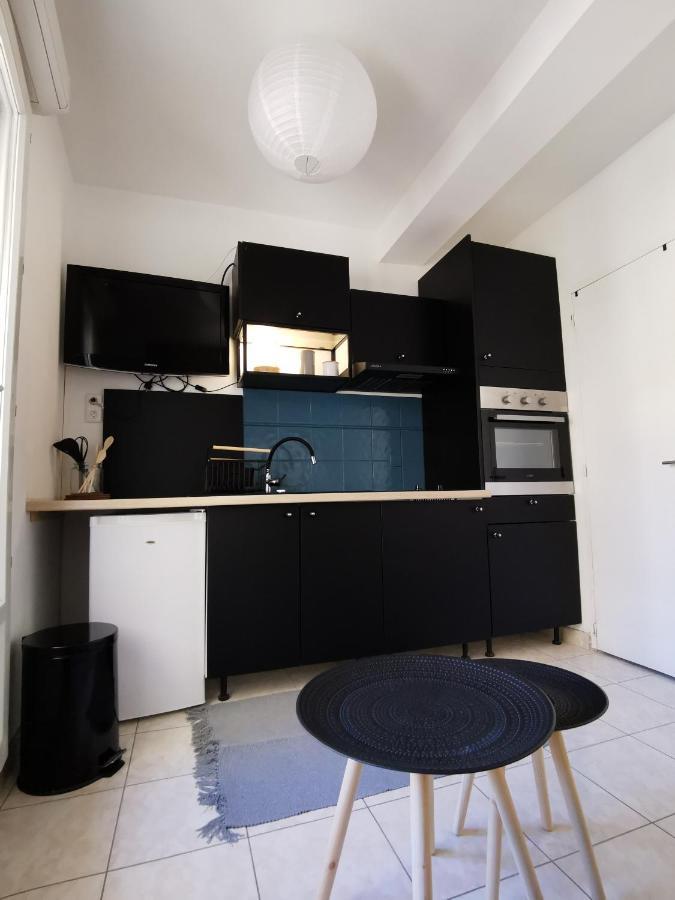 Meze, Charmant Petit Studio Proche Port 外观 照片