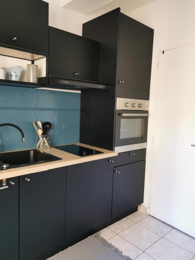 Meze, Charmant Petit Studio Proche Port 外观 照片